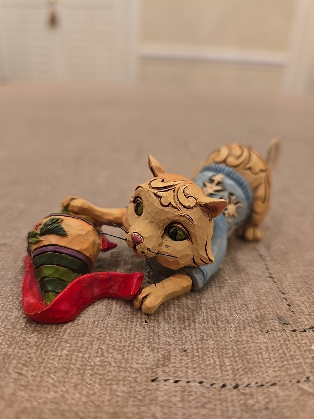 Jim Shore "Mini Christmas Cat w/Ornament" Figurine